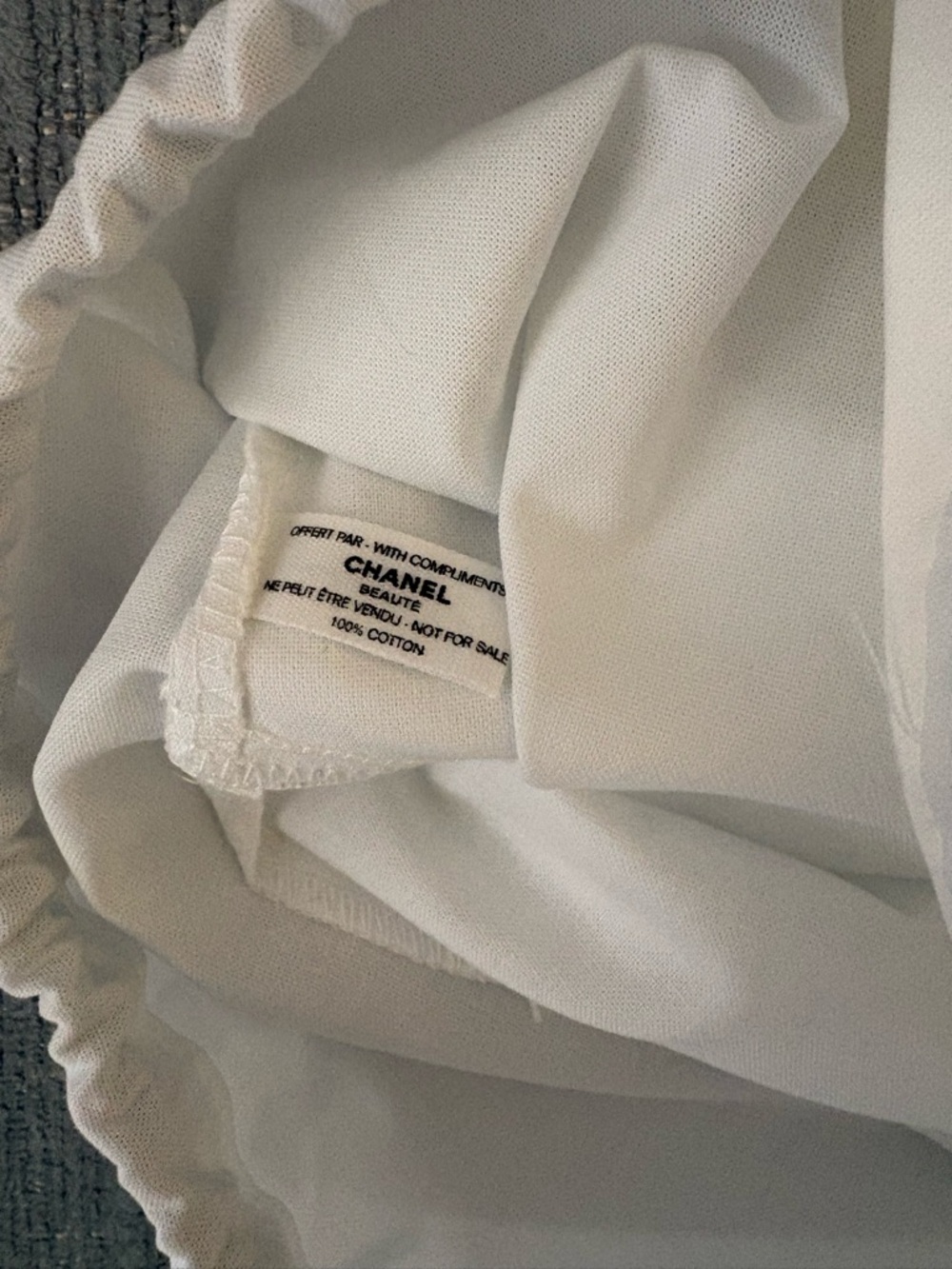 CHANEL White Drawstring Dust Bag with Black Logo - Picture 4 of 4